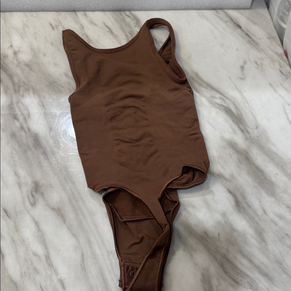 SKIMS Nude Sculpting Bodysuit - Picture 7 of 9